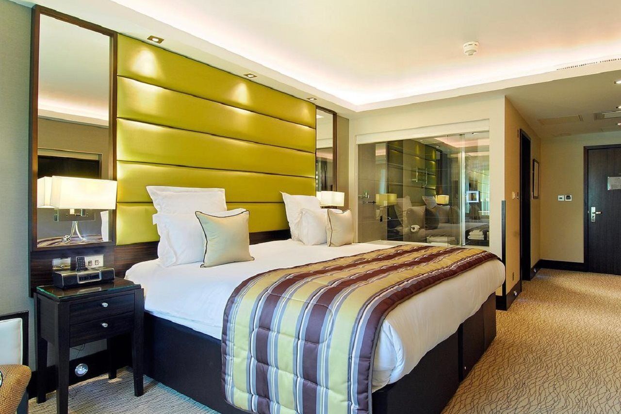 Montcalm Mayfair, Autograph Collection London Exteriör bild A bedroom at the InterContinental London The O2